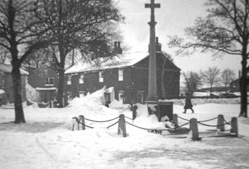 The Concrete 1940.jpg - The snow of 1940 - the Concrete and cottages. Postcard dated 14th May 1940.